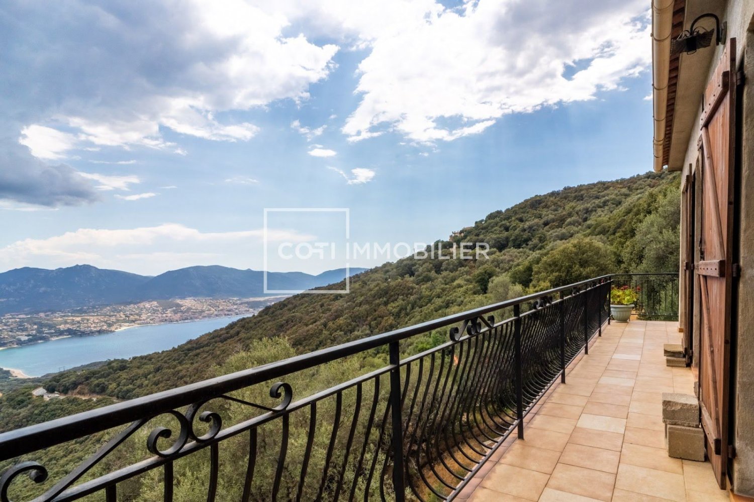 2 bedrooms House in Olmeto, France No. 239446