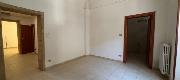 3-salle Appartement à Taranto, Italy No. 210195 10