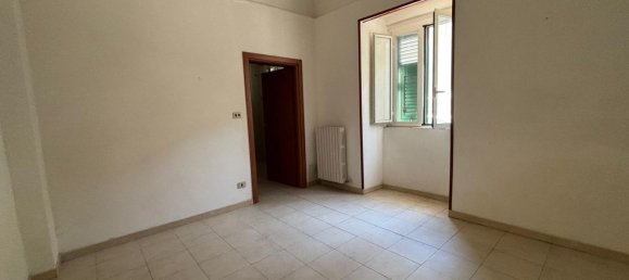 3-salle Appartement à Taranto, Italy No. 210195 12