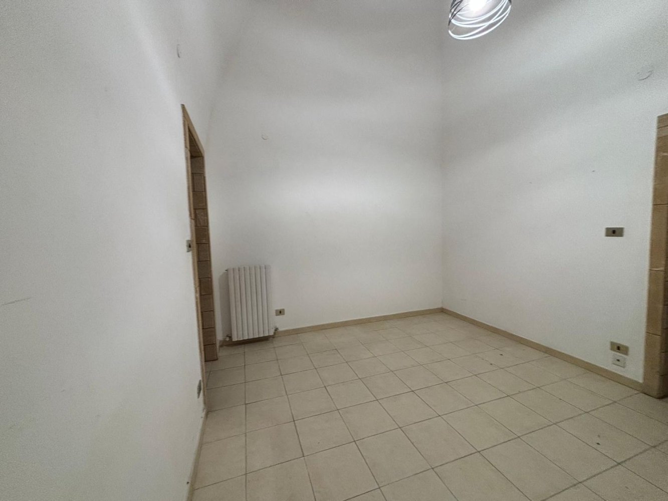 3-salle Appartement à Taranto, Italy No. 210195