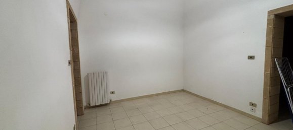 3-salle Appartement à Taranto, Italy No. 210195 4