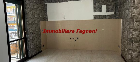 Квартира с 3 комнатами в Веллетри, Италия № 214115 3