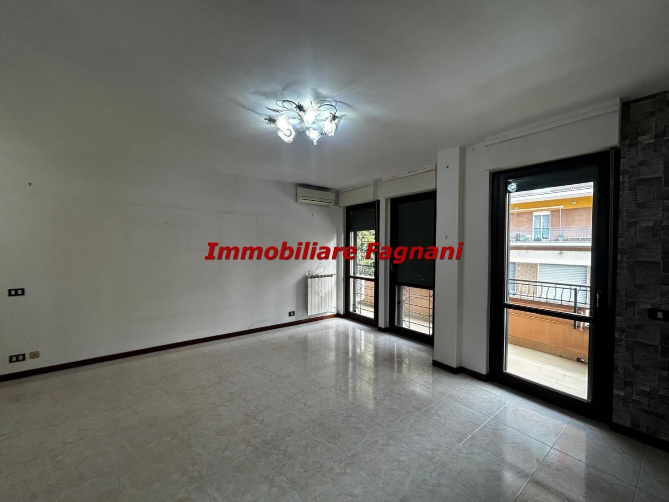 Квартира с 3 комнатами в Веллетри, Италия № 214115