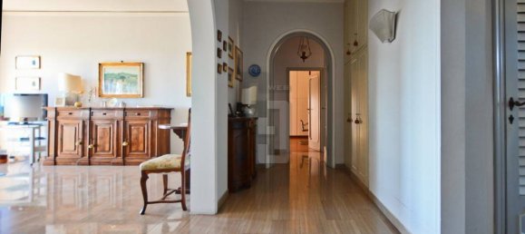 3 Schlafzimmer Wohnung in Florence, Italy, Nr. 324458 3