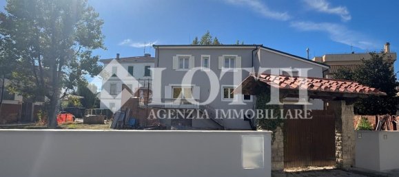 8 chambres Maison à Cascina, Italy No. 343669 2