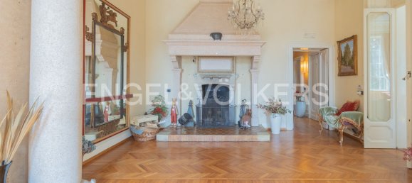 7 bedrooms Villa in Varese, Italy No. 188327 9