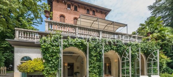 7 bedrooms Villa in Varese, Italy No. 188327 2