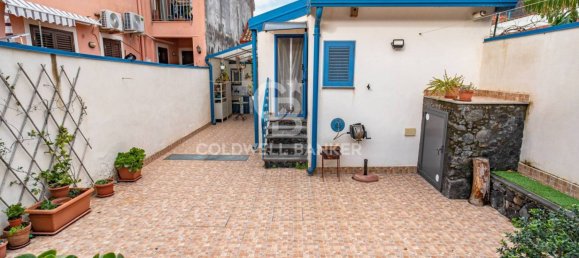 Дом с 2 спальнями в Ачиреале, Италия № 141747 20