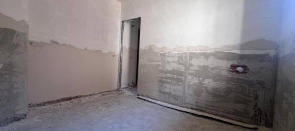 4 rooms House in Pomezia, Italy No. 28536 2