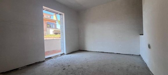 4 rooms House in Pomezia, Italy No. 28536 14