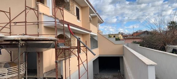 4 rooms House in Pomezia, Italy No. 28536 6