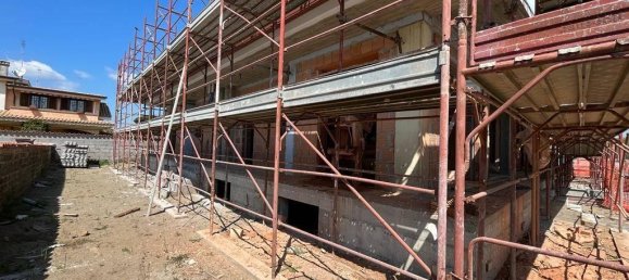 4 rooms House in Pomezia, Italy No. 28536 7