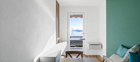 3-salle Appartement à Gardone Riviera, Italy No. 128927 4