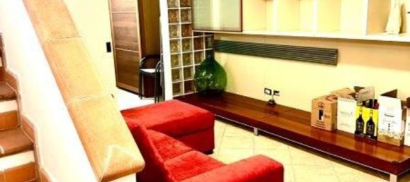 Casa de 6 divisões em Massa, Italy N.º 109021 6