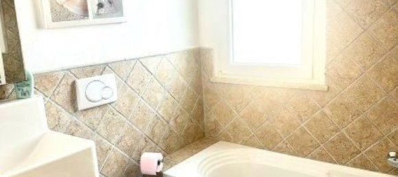 Casa de 6 divisões em Massa, Italy N.º 109021 21