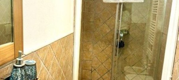 Casa de 6 divisões em Massa, Italy N.º 109021 25