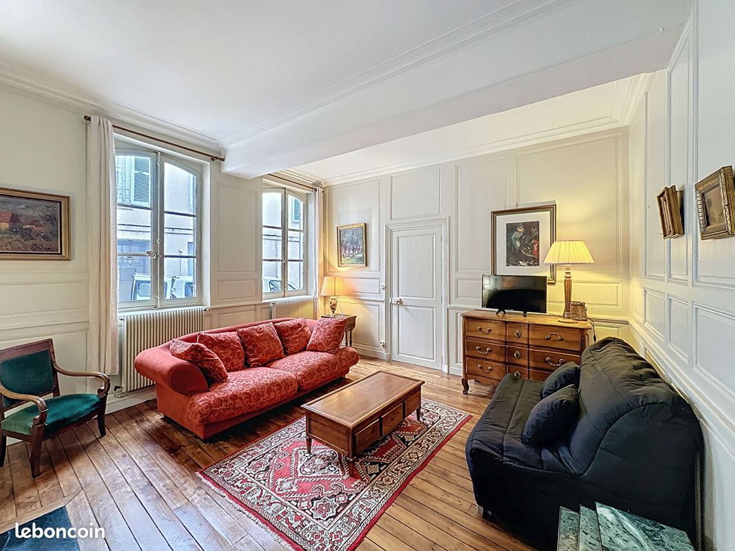 Casa de 5 dormitorios en Auxerre, France No. 199289