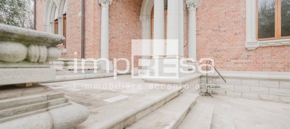 Villa de 5 dormitorios en Pordenone, Italy No. 71131 11