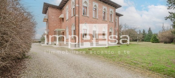 Villa de 5 dormitorios en Pordenone, Italy No. 71131 3