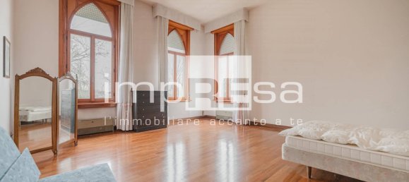 Villa de 5 dormitorios en Pordenone, Italy No. 71131 34