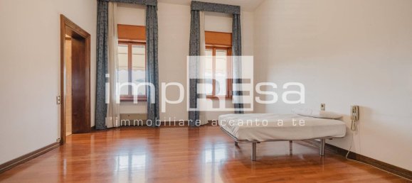 Villa de 5 dormitorios en Pordenone, Italy No. 71131 33