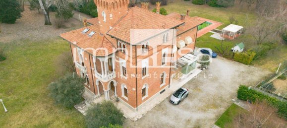 Villa de 5 dormitorios en Pordenone, Italy No. 71131 5