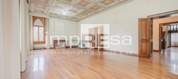 Villa de 5 dormitorios en Pordenone, Italy No. 71131 7