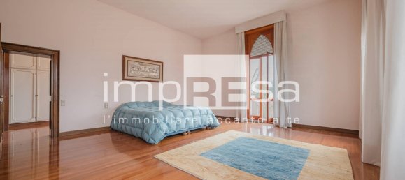 Villa de 5 dormitorios en Pordenone, Italy No. 71131 39