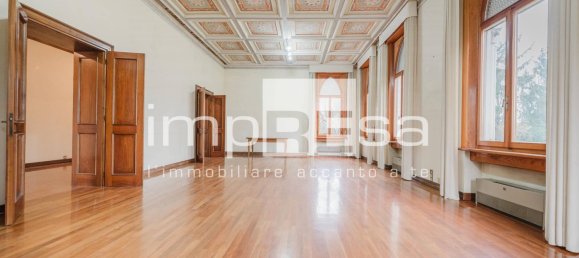 Villa de 5 dormitorios en Pordenone, Italy No. 71131 9