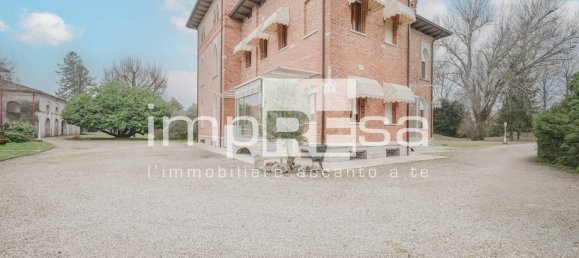 Villa de 5 dormitorios en Pordenone, Italy No. 71131 2