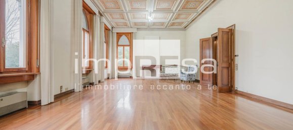 Villa de 5 dormitorios en Pordenone, Italy No. 71131 6