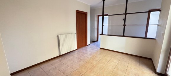 6 rooms House in Asti, Italy No. 281143 4