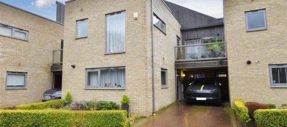 4 bedrooms House in Harlow, United Kingdom No. 3964 2