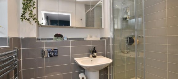 4 bedrooms House in Harlow, United Kingdom No. 3964 11