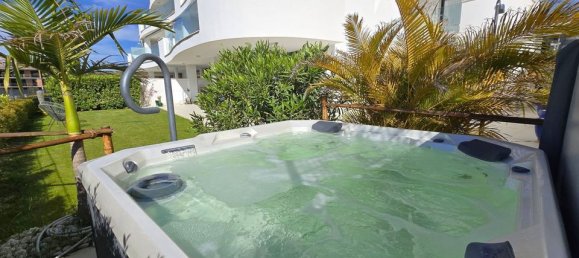 3 bedrooms Apartment in Fuengirola, Spain No. 179954 2