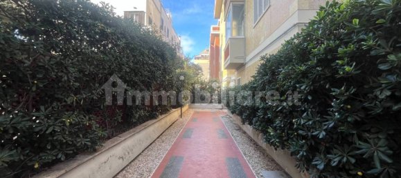 2 bedrooms Apartment in Rome, Italy No. 216937 24