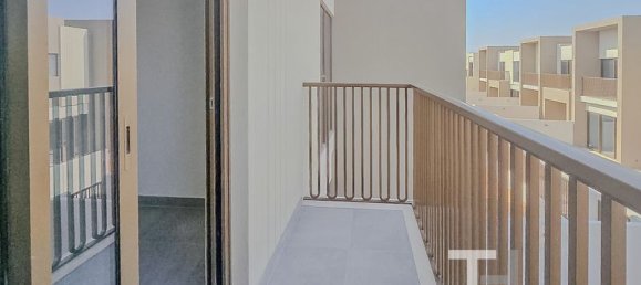 Moradia em banda T3 em Dubai, UAE N.º 95281 17