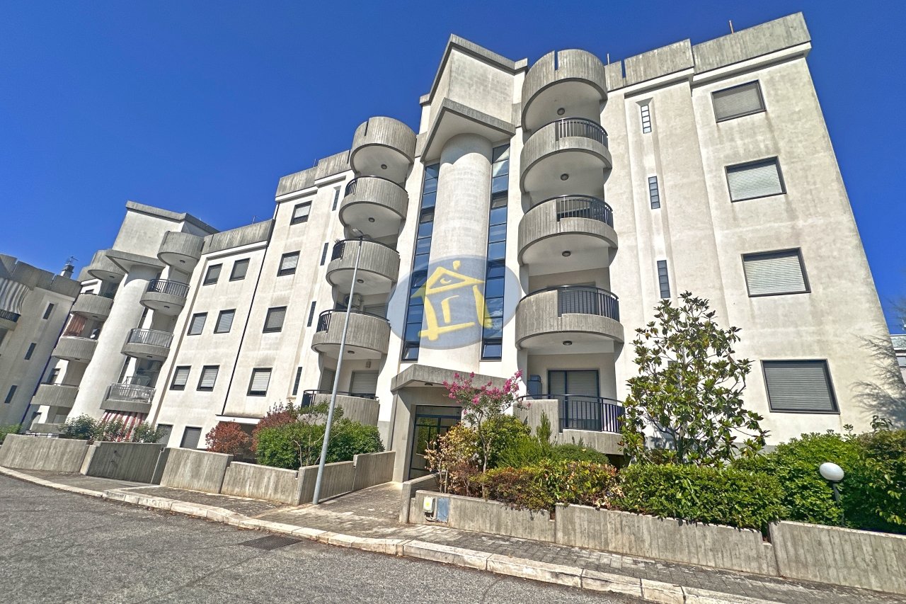 Квартира с 5 комнатами в Путиньяно, Италия № 78234