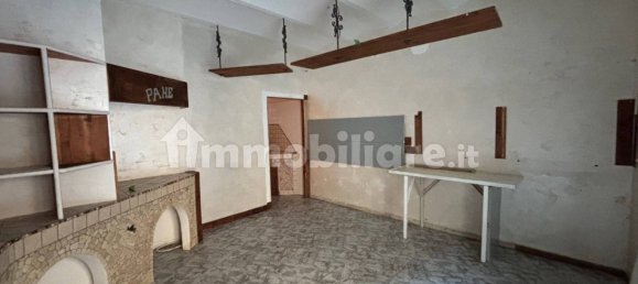 Коммерческая недвижимость с 1 комнатой в Морлупо, Италия № 207691 3