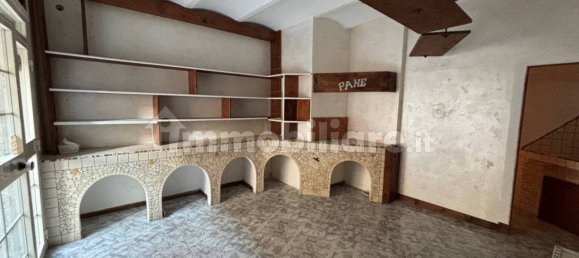 Коммерческая недвижимость с 1 комнатой в Морлупо, Италия № 207691 2