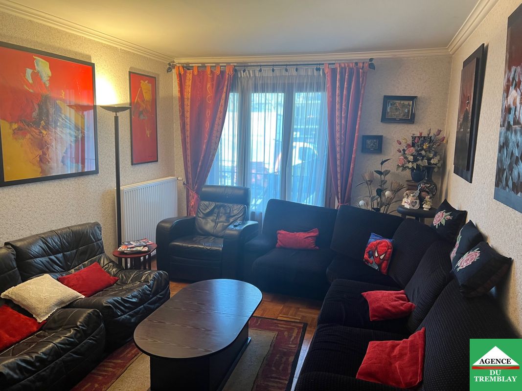 3 bedrooms Apartment in Champigny-sur-Marne, France No. 120091