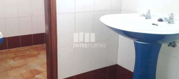 74m² Commercial property in Viana do Castelo, Portugal No. 82905 3