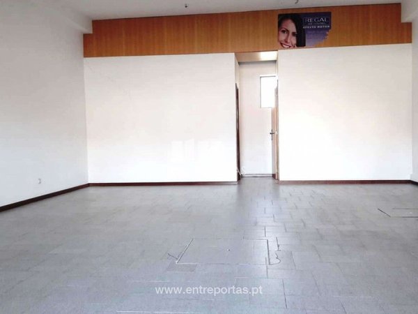 74m² Commercial property in Viana do Castelo, Portugal No. 82905