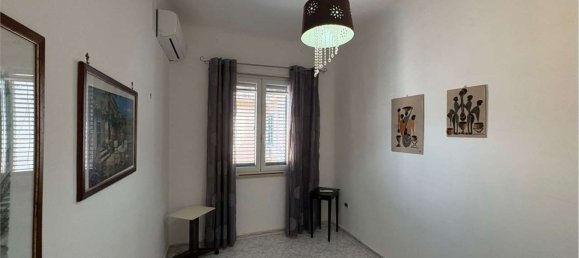 Apartamento de 3 habitaciónes en Taranto, Italy No. 274302 2