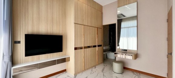 8 bedrooms Villa in Pattaya, Thailand No. 12184 8