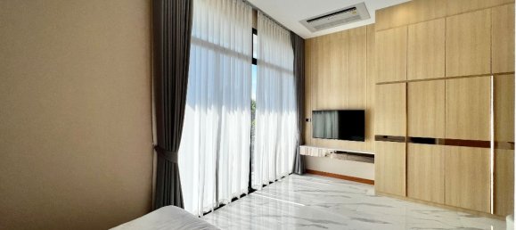 8 bedrooms Villa in Pattaya, Thailand No. 12184 7