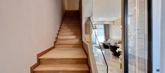 8 bedrooms Villa in Pattaya, Thailand No. 12184 28