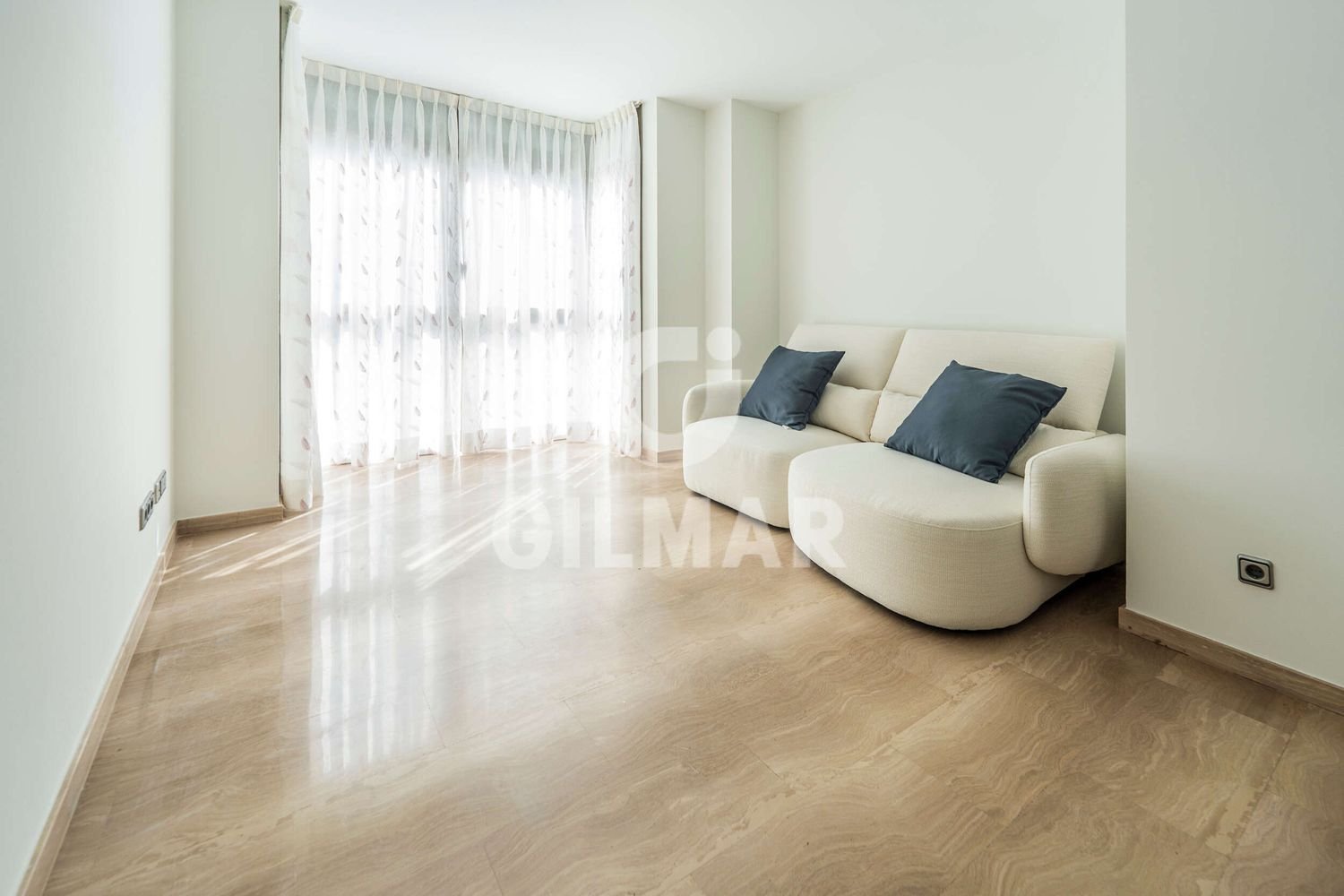 Квартира с 3 спальнями в Мадрид, Испания № 143294