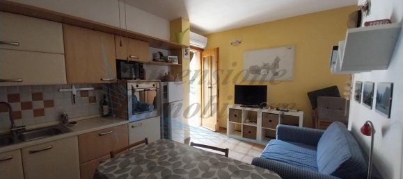 3-salle Appartement à Rosignano Marittimo, Italy No. 156114 2