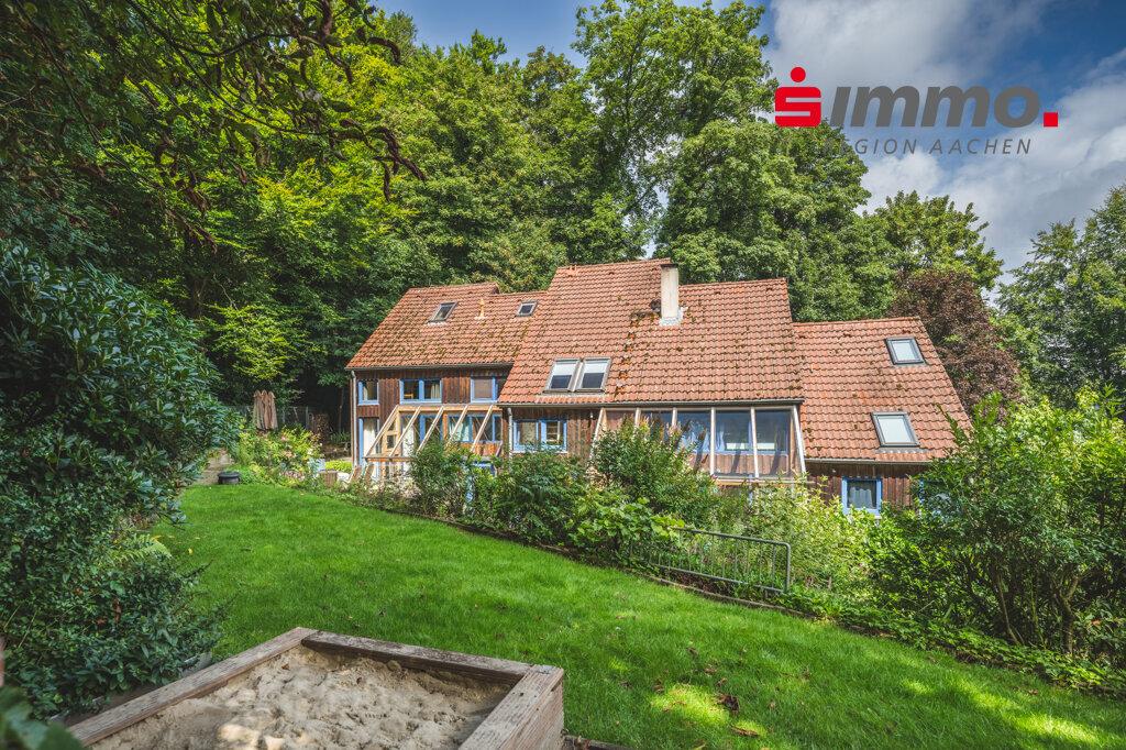 13 rooms Townhouse in Aachen, Germany No. 297350